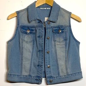 NWT‎ Gorgeous light wash denim jean vest